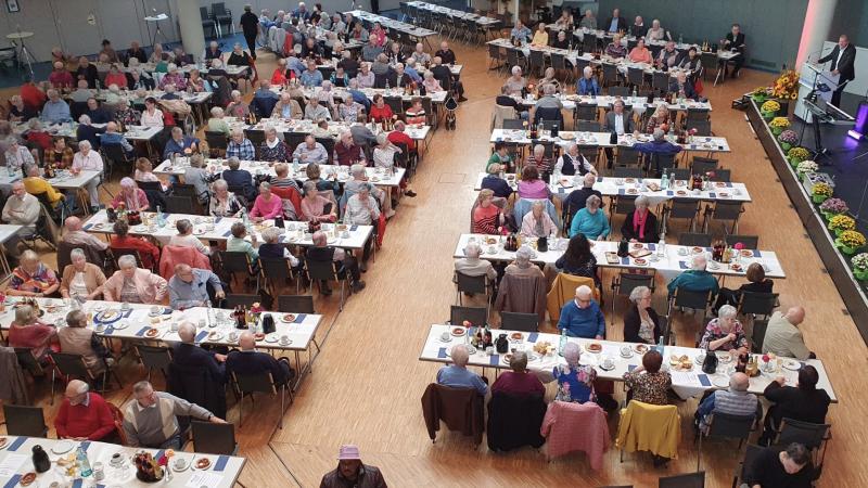 Seniorennachmittag Stadthalle Hockenheim, Musik mit Thomas Röcher