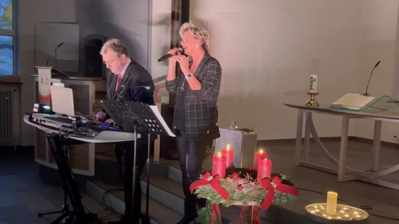 Standing Ovation - Erfolgreiches Weihnachtskonzert mit Duo FeinSchliff